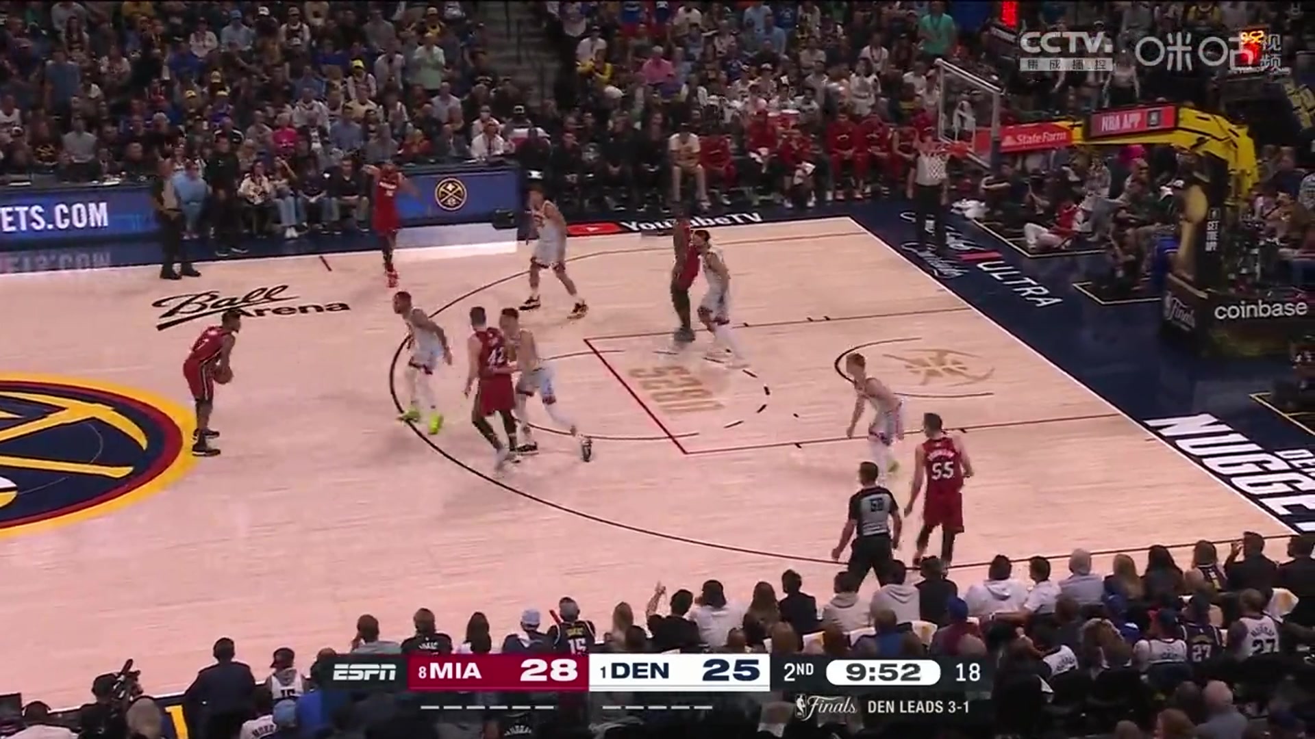 掘金主力全部兩犯穆雷干凈切球被吹主場球迷狂罵裁判