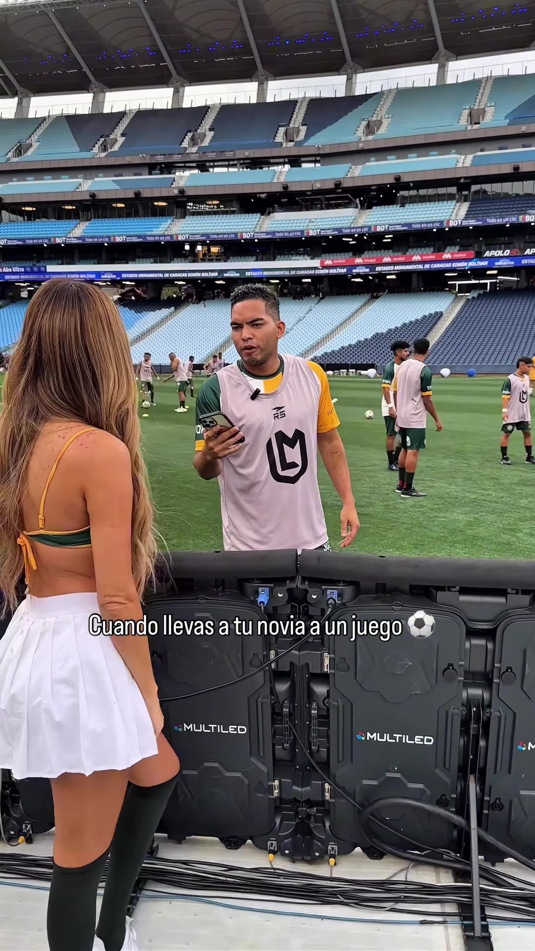 這衣服絕了踢球時(shí)有個(gè)火辣女友查聊天記錄也是無奈